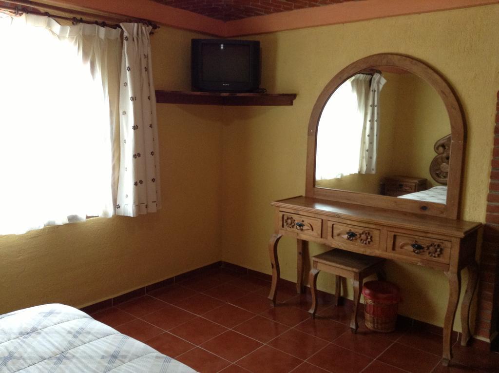 Hotel La Herradura Tecozautla Chambre photo